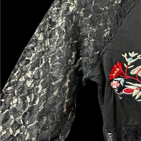 Lulus Black Lace see true top size Medium - Picture 9 of 15